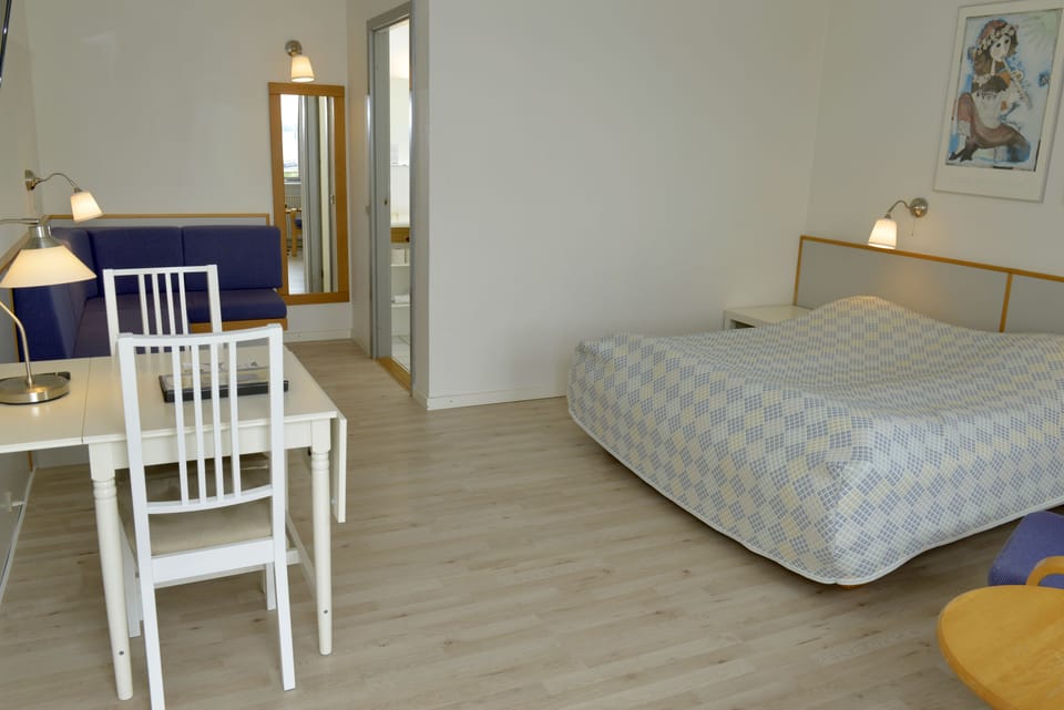 Double Room, Ground Floor | Desk, soundproofing, iron/ironing board, free WiFi