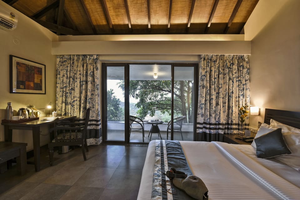 Magnolia Cottage, 1 King Bed | In-room safe, desk, blackout drapes, free WiFi