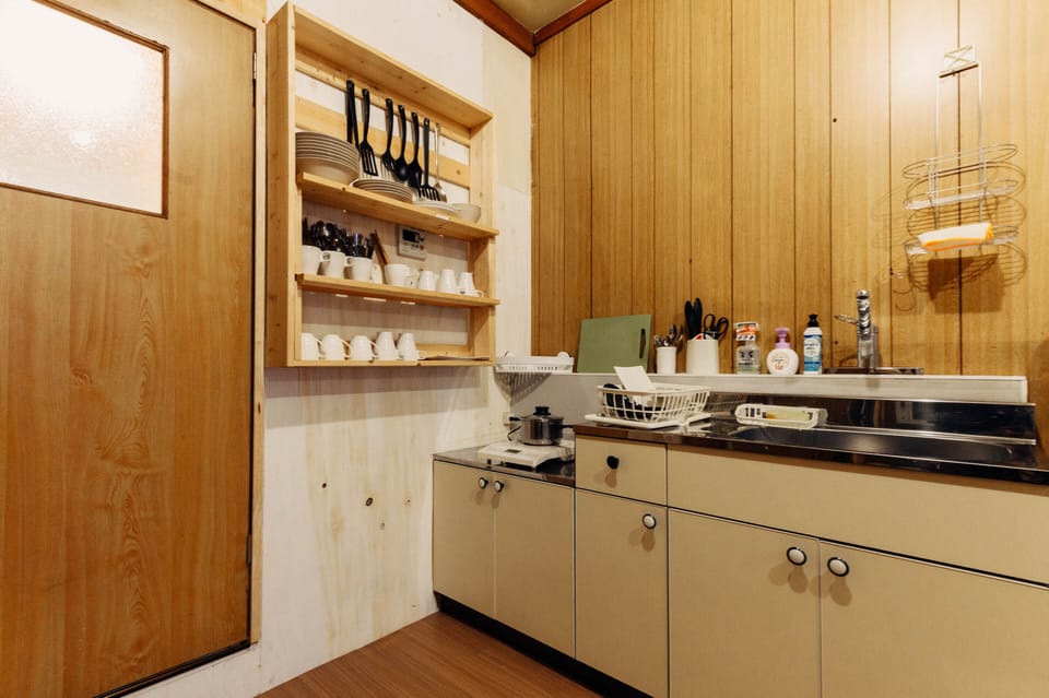 House, 3 Bedrooms | Private kitchen | Fridge, microwave, stovetop, electric kettle