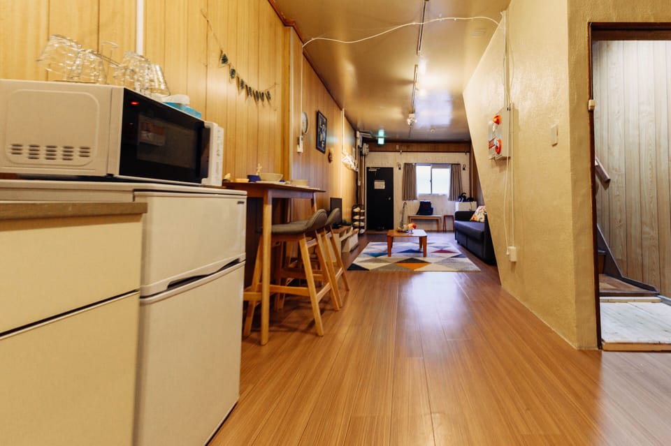 House, 3 Bedrooms | Private kitchen | Fridge, microwave, stovetop, electric kettle