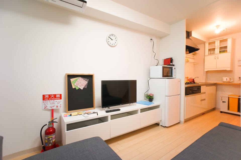 House, 2 Bedrooms | Living area | Flat-screen TV