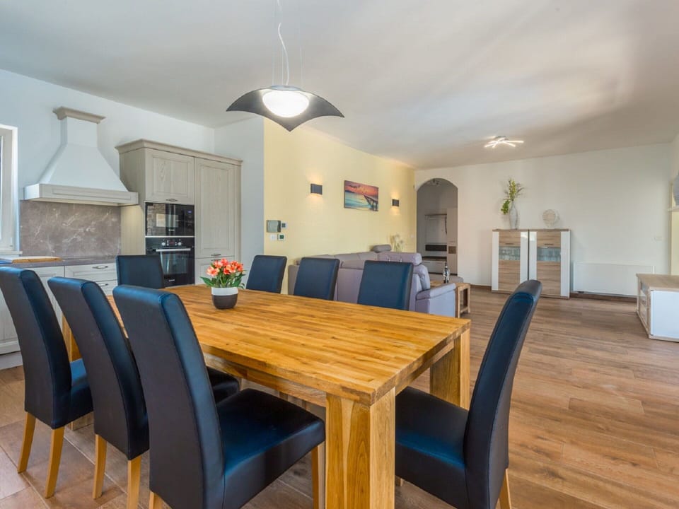 Villa | Dining