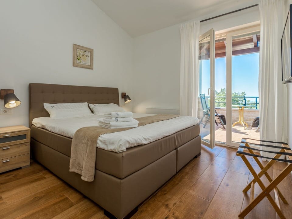 Villa | 4 bedrooms, iron/ironing board, individually furnished, bed sheets