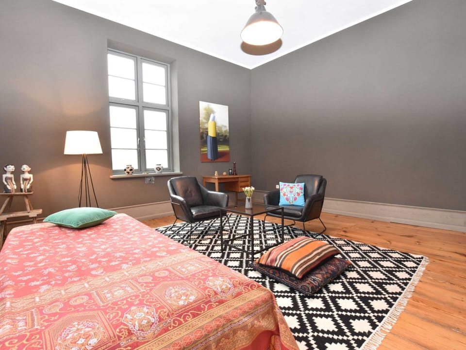 Apartment | Living room | Fireplace