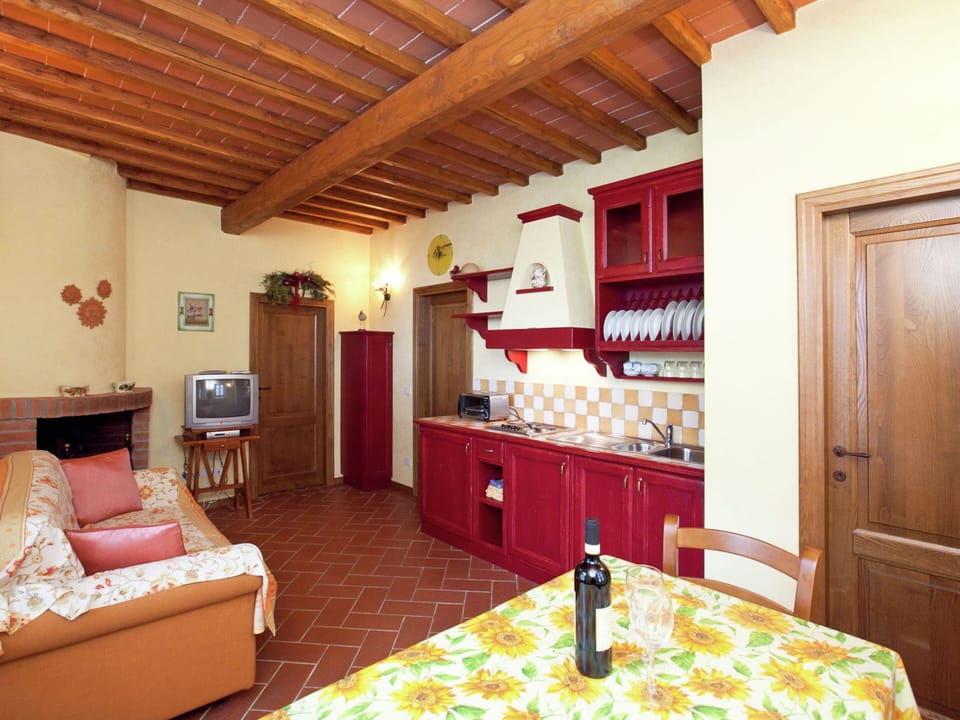 Cottage | Private kitchen | Highchair