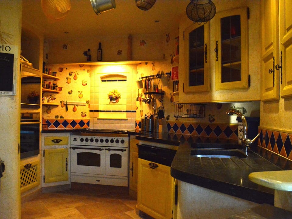 House | Private kitchen | Fridge, coffee/tea maker, highchair
