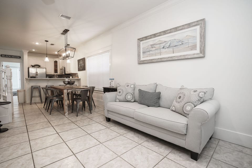 House, 4 Bedrooms, Pool Access | Living area | 55-inch LED TV with cable channels, TV