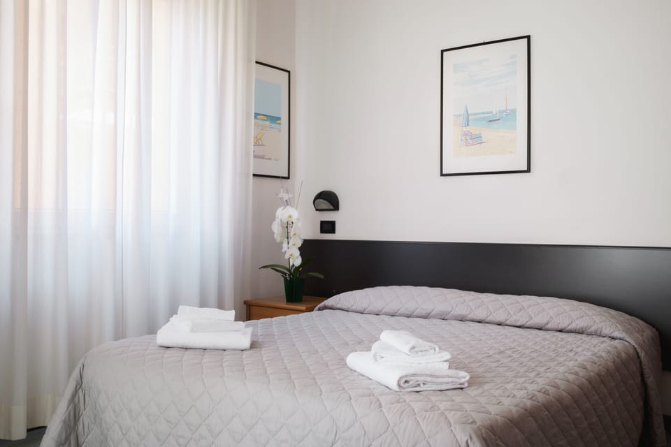 Premium bedding, Select Comfort beds, in-room safe, desk