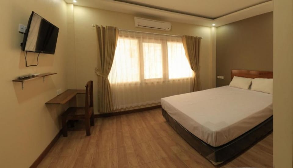 Superior Double Room | Laptop workspace, soundproofing, free WiFi, bed sheets