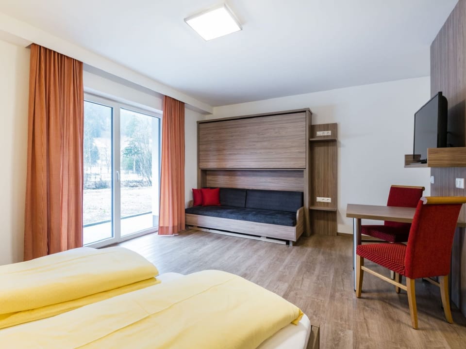 Apartment | 1 bedroom, individually furnished, bed sheets