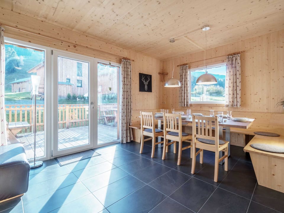 Chalet | Dining