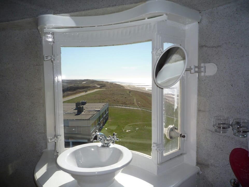 House | Bathroom