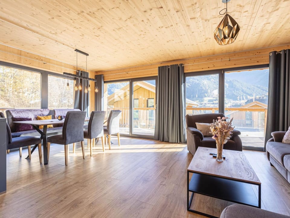 Chalet | Dining