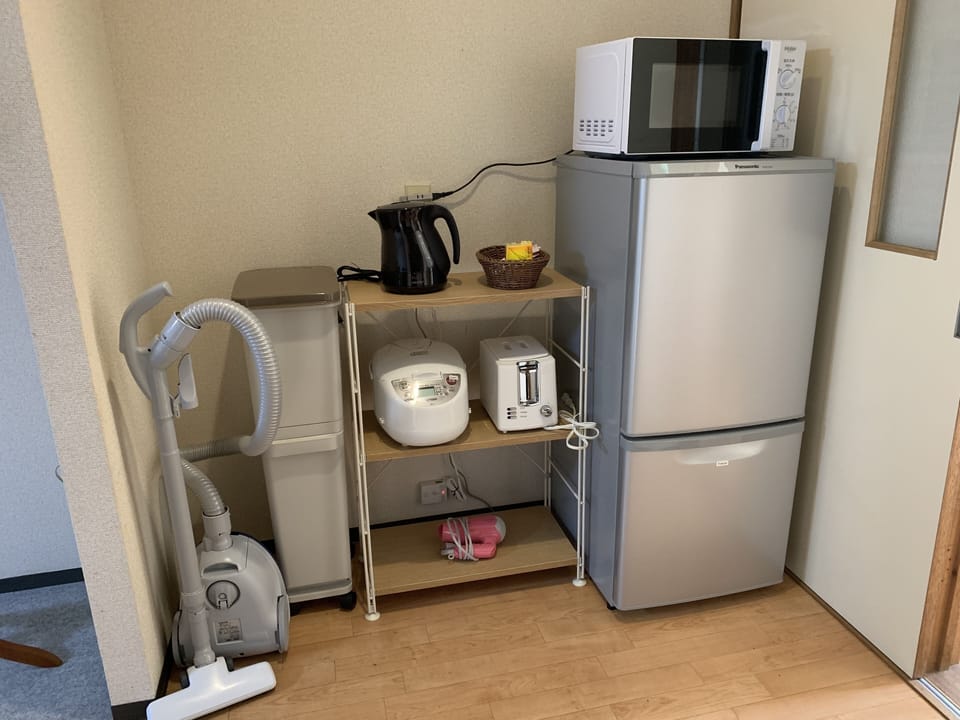 Studio Bedroom Apartment | Private kitchenette | Full-size fridge, microwave, stovetop, electric kettle