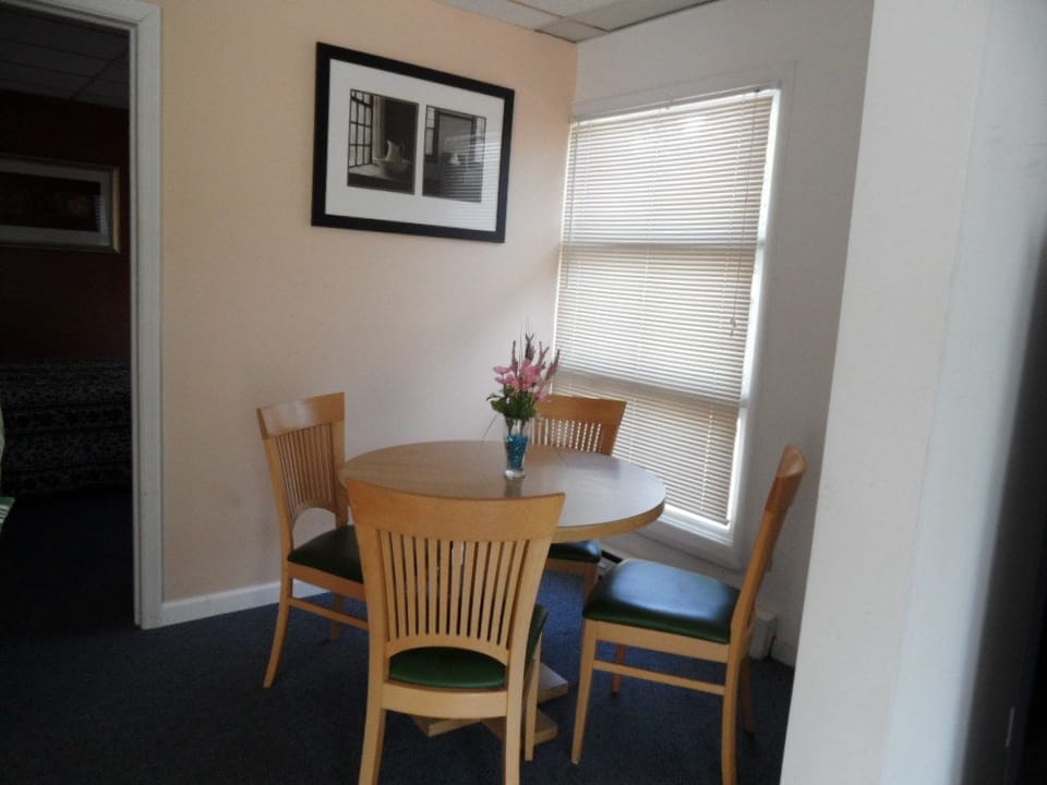 Suite, 2 Bedrooms | In-room dining