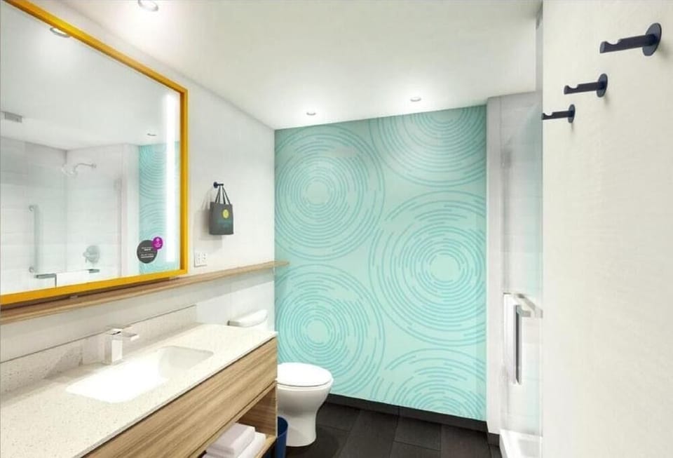 Room, 2 Queen Beds | Bathroom | Free toiletries, hair dryer, towels