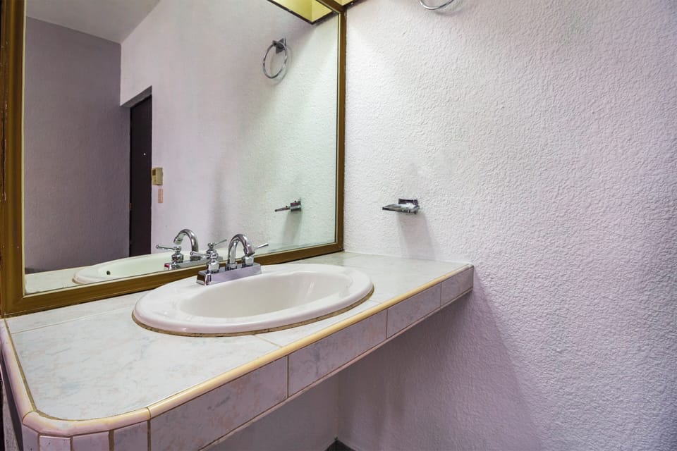 Shower, towels, soap, shampoo