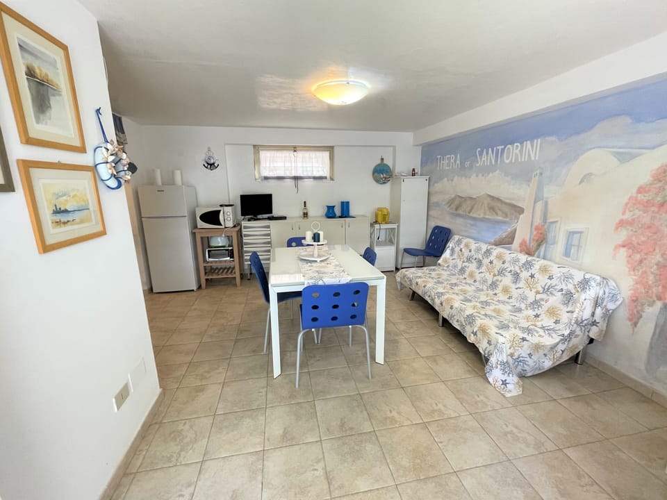Traditional Apartment, 2 Bedrooms | 2 bedrooms, cribs/infant beds