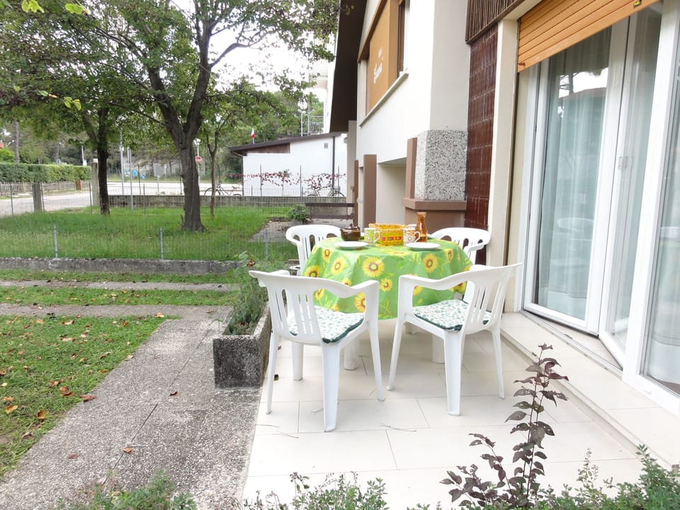 Apartment, 2 Bedrooms (B40119) | Terrace/patio