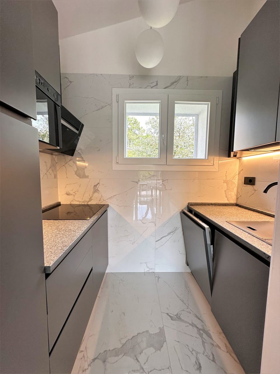 Apartment, 2 Bedrooms (B50936) | Private kitchen | Full-size fridge, microwave, stovetop, dishwasher