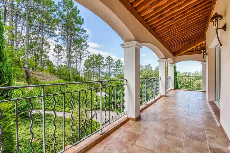 Villa | Balcony