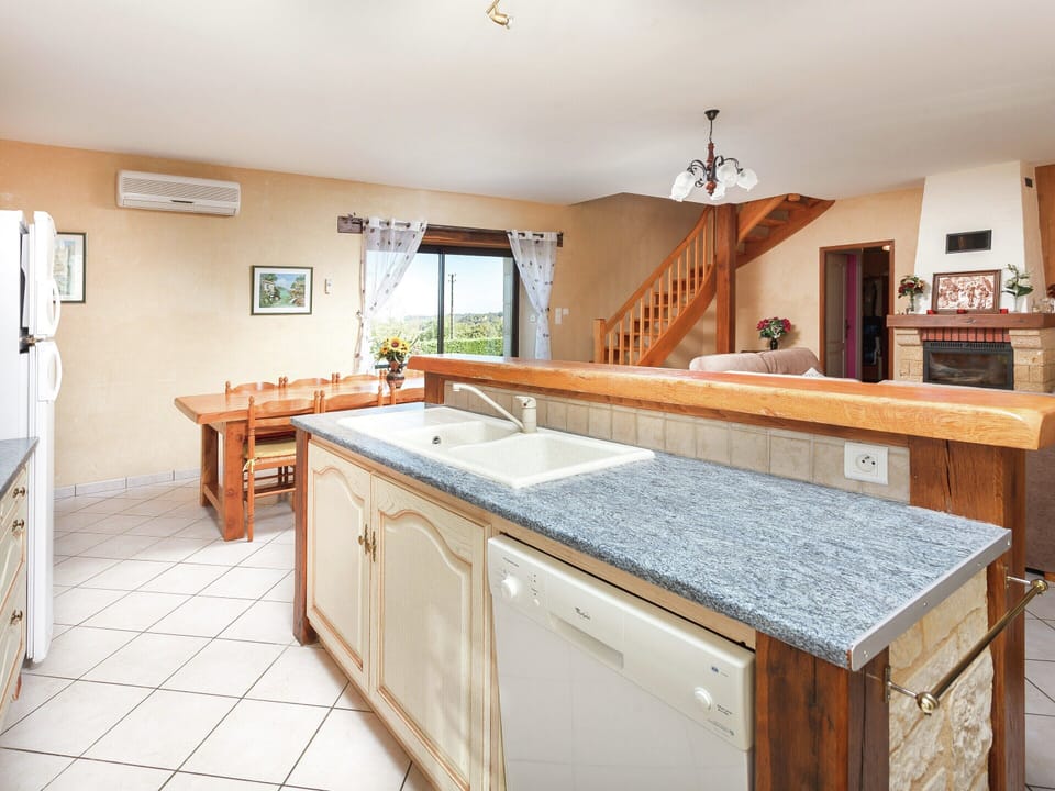 House | Private kitchen | Coffee/tea maker, fridge, highchair