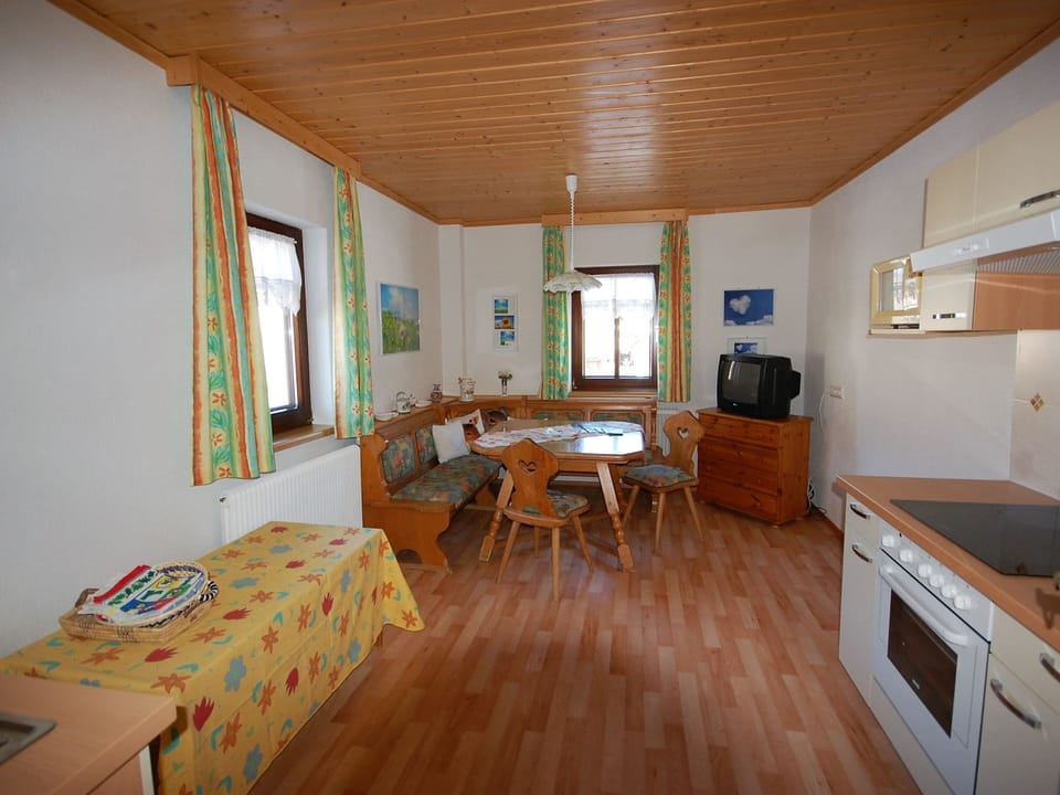 House | Private kitchen | Coffee/tea maker, microwave, stovetop, dishwasher