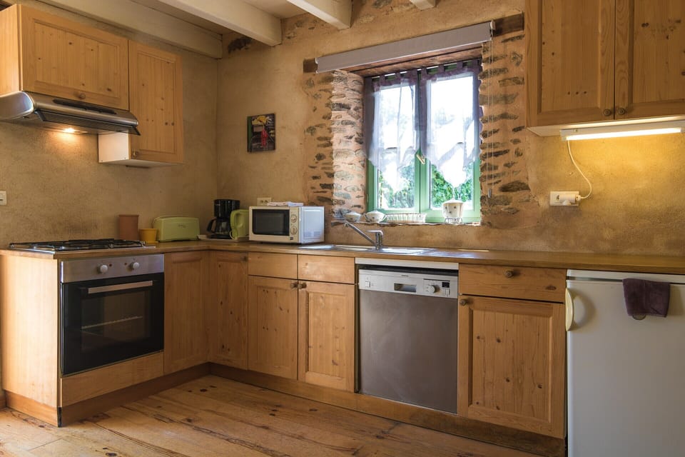 Cottage | Private kitchen | Highchair