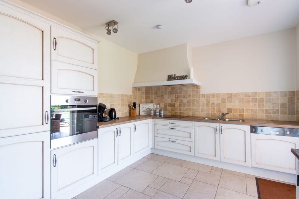 House | Private kitchen | Highchair