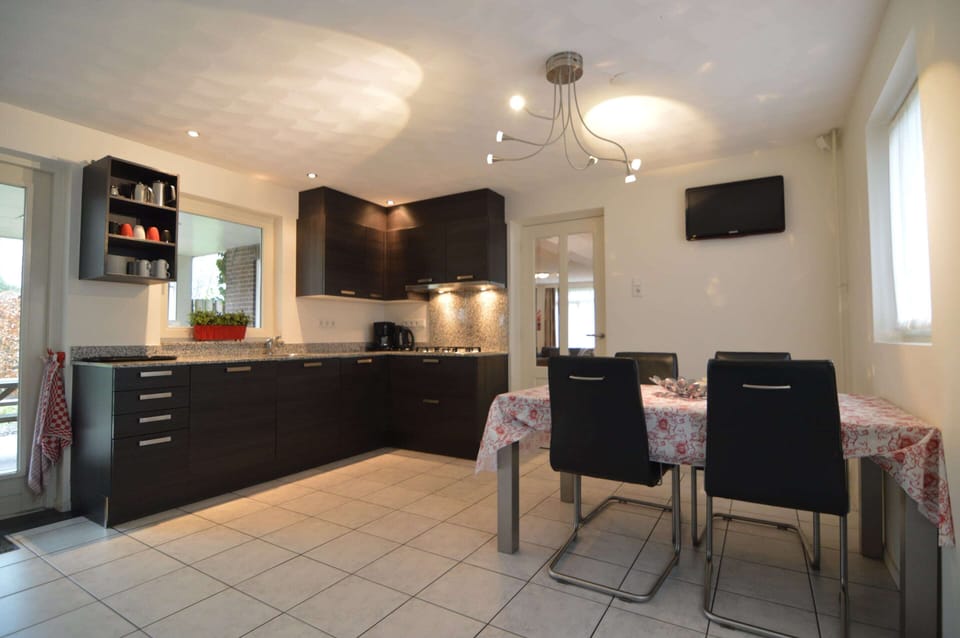 House | Private kitchen | Highchair
