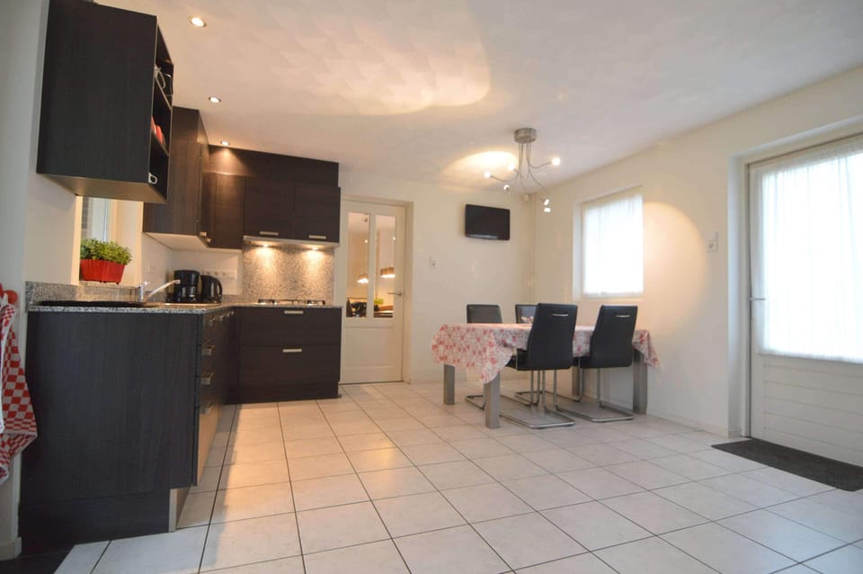 House | Private kitchen | Highchair