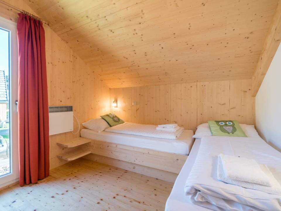 Chalet | 4 bedrooms, iron/ironing board, individually furnished, bed sheets