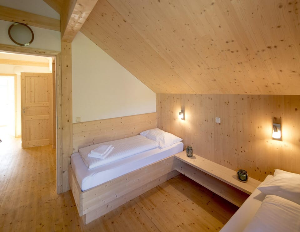 Chalet | 4 bedrooms, individually furnished, bed sheets