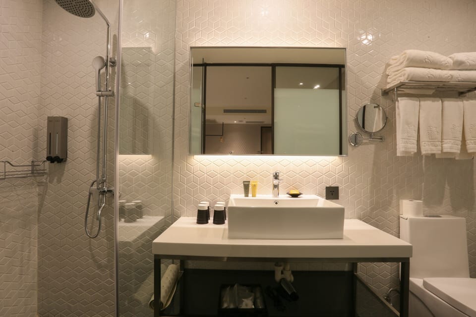 Soho Family Room Room, No window, Underground | Bathroom | Free toiletries, hair dryer, bathrobes, slippers