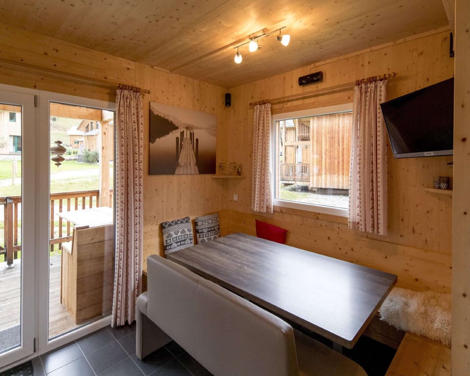 Chalet | Dining