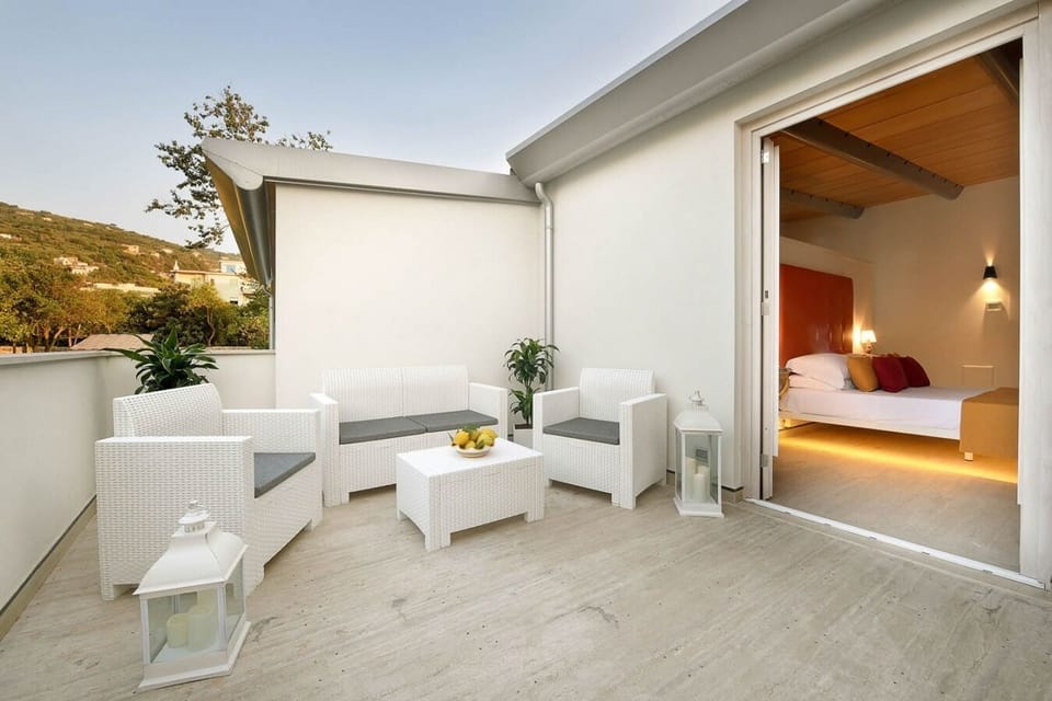 Deluxe Double Room | Terrace/patio
