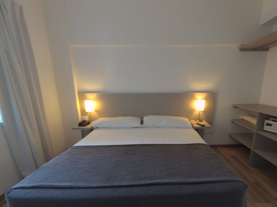 Standard Double Room | In-room safe, blackout drapes, soundproofing, iron/ironing board
