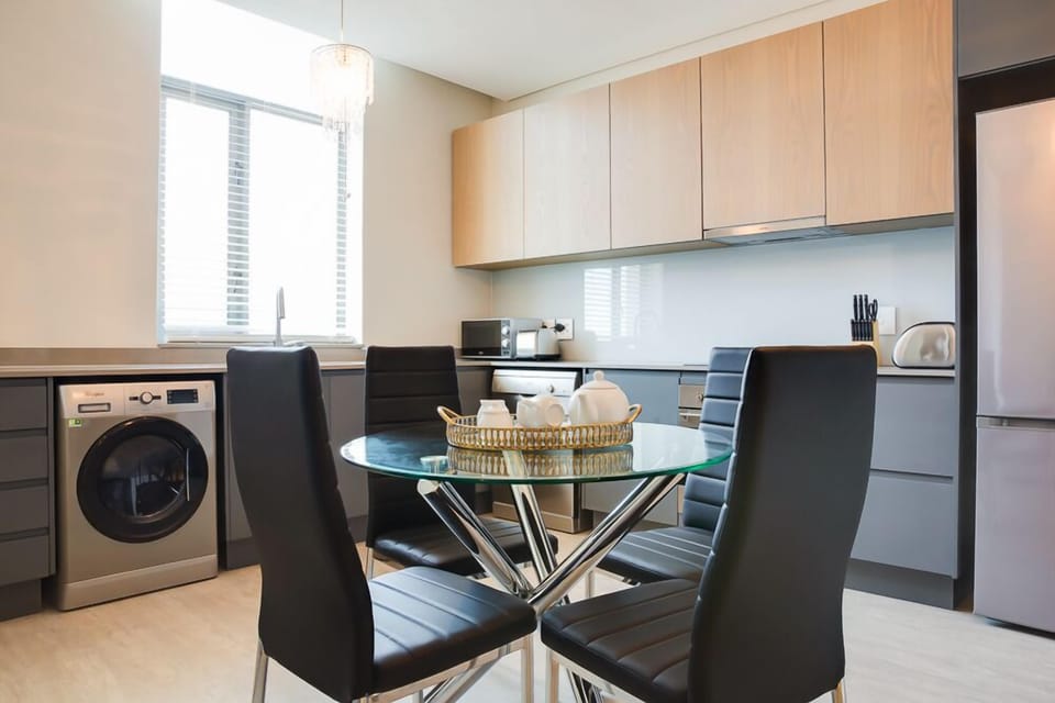 Apartment, 1 Bedroom | Private kitchen | Fridge, microwave, oven, stovetop