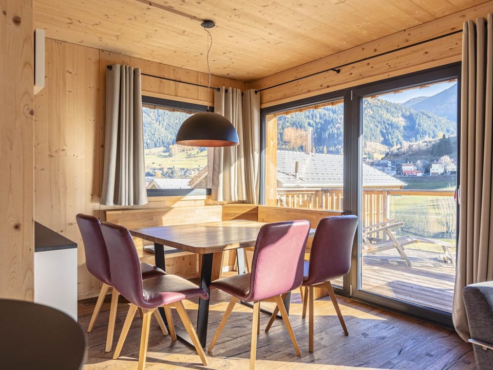 Chalet | Dining