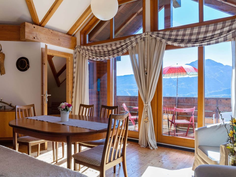 Apartment | Dining
