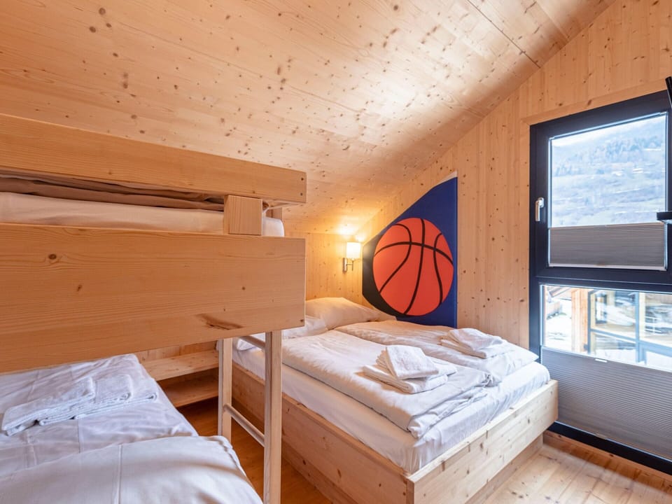 Chalet | 4 bedrooms, bed sheets