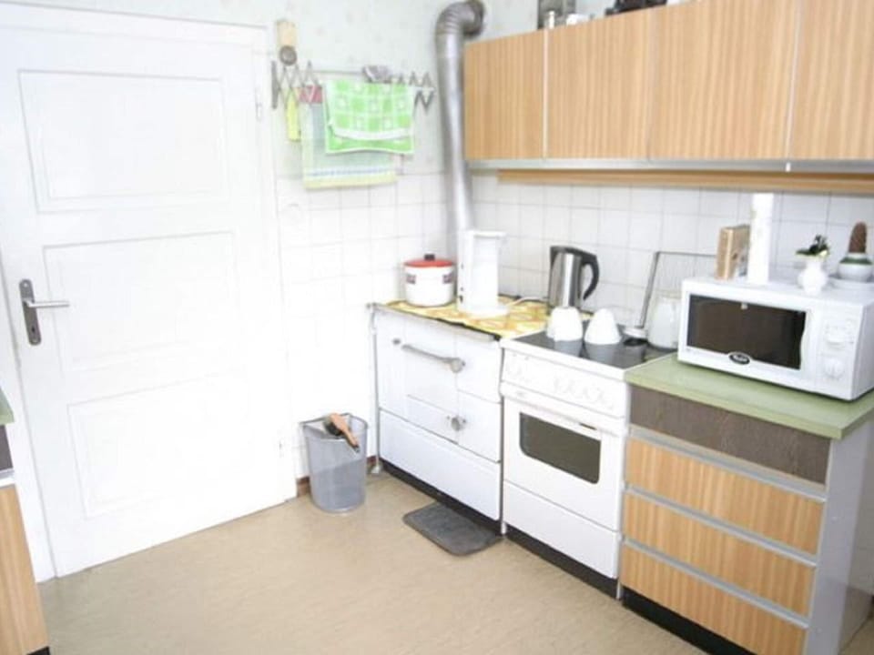 House | Private kitchen | Stovetop, coffee/tea maker, cookware/dishes/utensils