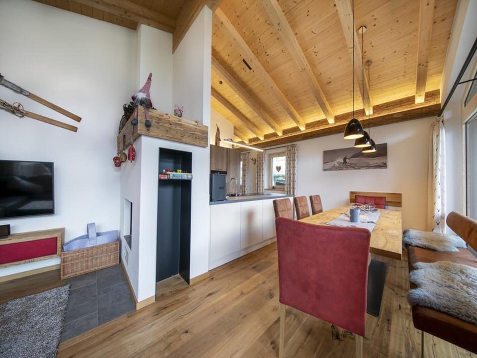 Chalet | Dining