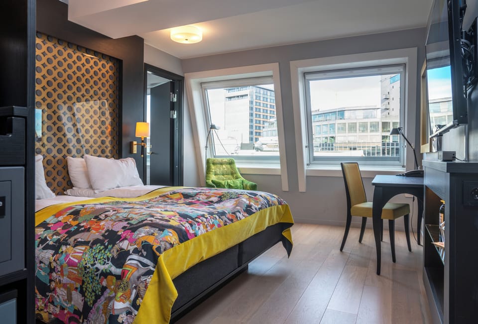 Business Room | Premium bedding, pillowtop beds, minibar, in-room safe