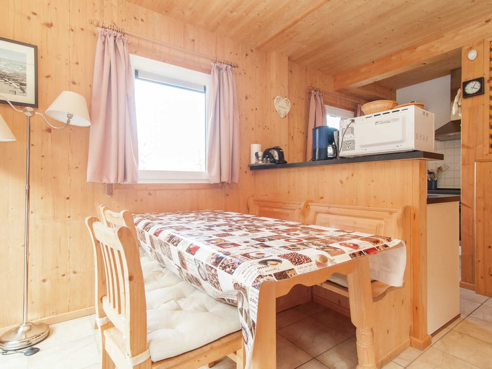 Chalet | Dining