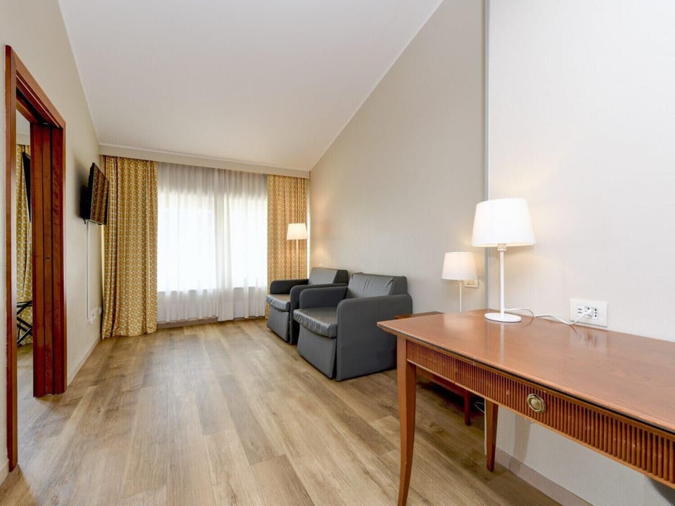 Junior Suite, Non Smoking | Interior