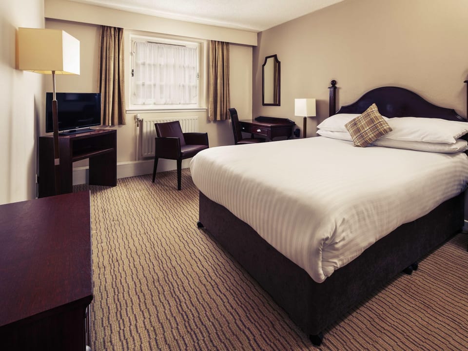 Desk, iron/ironing board, travel crib, free WiFi