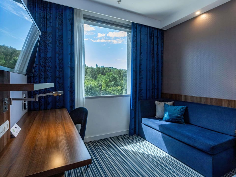 Standard Room, 1 Double Bed | Memory foam beds, desk, soundproofing, WiFi (free)