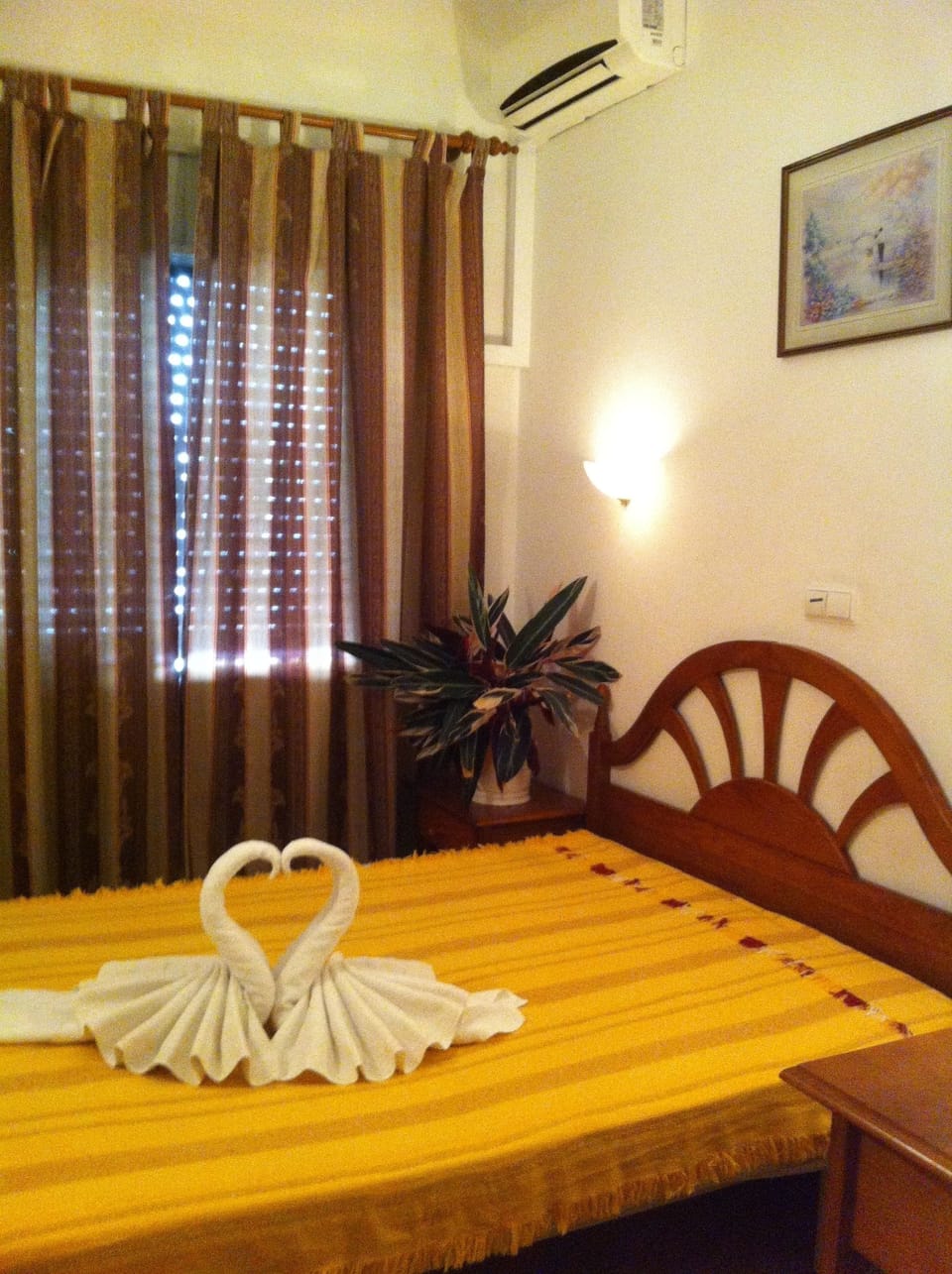 Double Room, Private Bathroom | Desk, blackout drapes, free WiFi, bed sheets
