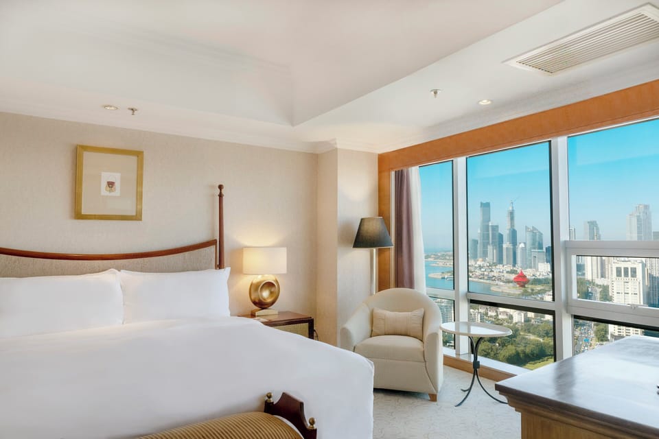 Down comforters, Select Comfort beds, minibar, in-room safe